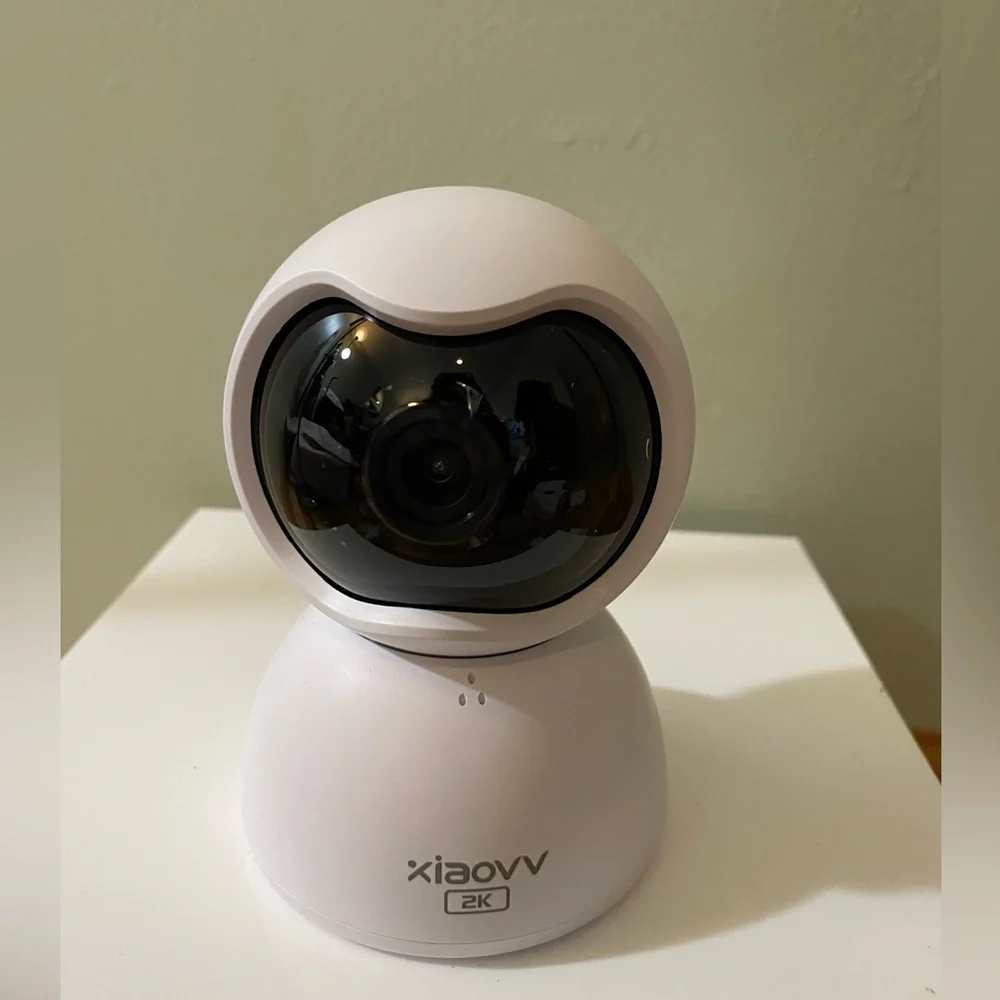 Xiaovv Kitten Camera 2K in White and Black